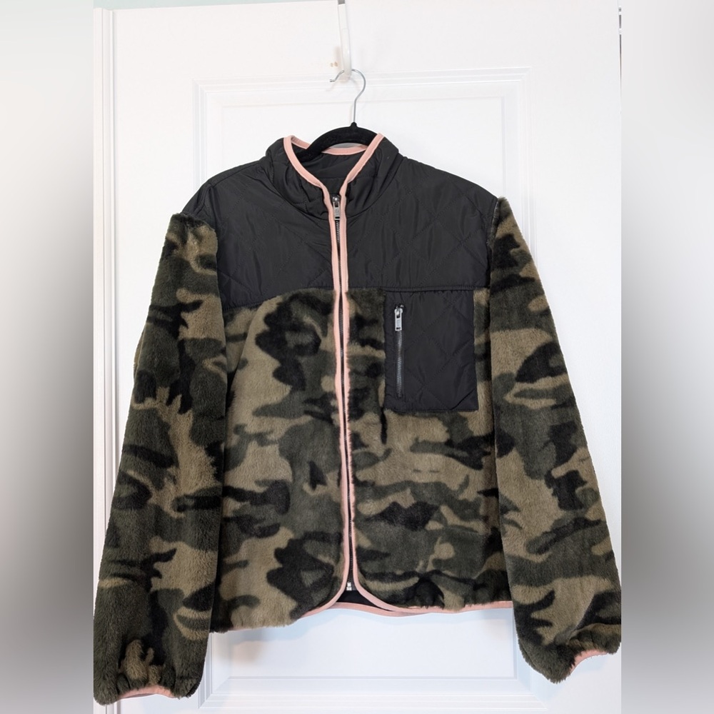 Rails Wesley Camo Quilt Patch Fleece Jacket Size XL
